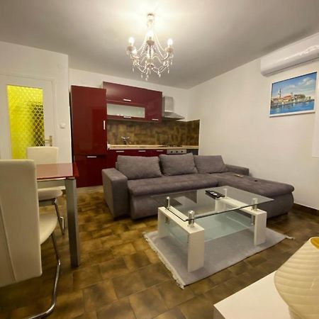 Apartman Nela Apartment Пореч Екстериор снимка