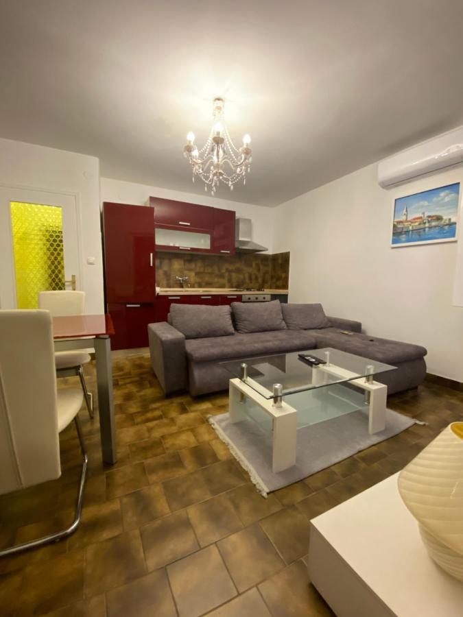 Apartman Nela Apartment Пореч Екстериор снимка